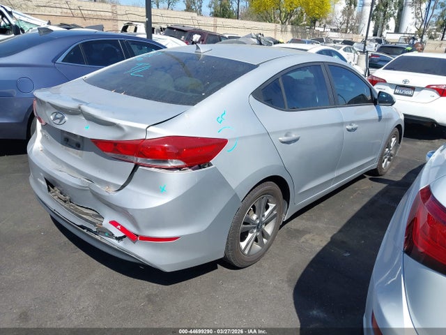 KMHD84LF6HU164256 Hyundai ELANTRA SE