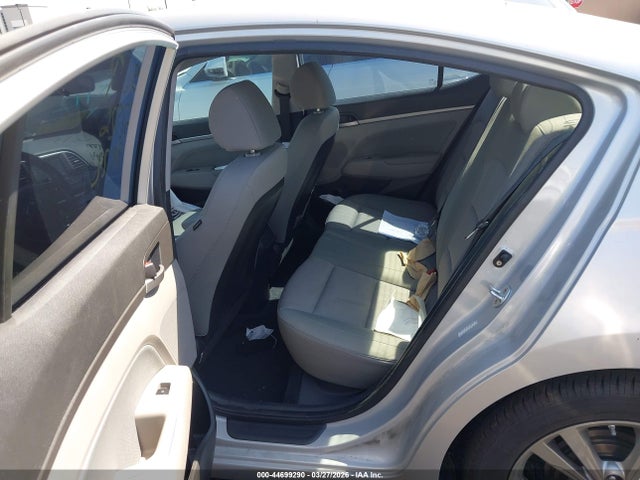 KMHD84LF6HU164256 Hyundai ELANTRA SE