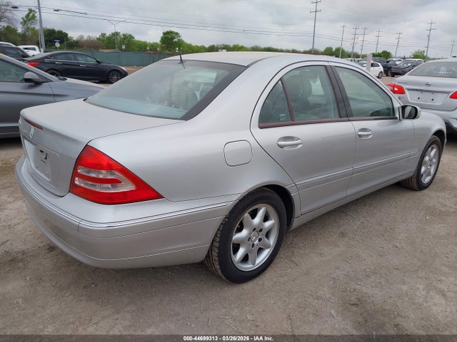 Продаж на аукціоні авто 2002 Mercedes-benz C 240, vin: WDBRF61JX2F191876, номер лоту: 44699313