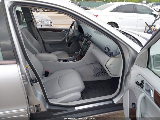 Продаж на аукціоні авто 2002 Mercedes-benz C 240, vin: WDBRF61JX2F191876, номер лоту: 44699313