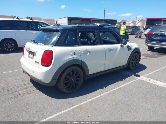 Auction sale of the 2015 Mini Hardtop Cooper, vin: WMWXS5C54FT832538, lot number: 44699329