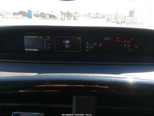 Toyota Prius Three Touring 2018 JTDKARFU7J3552969 Image 7