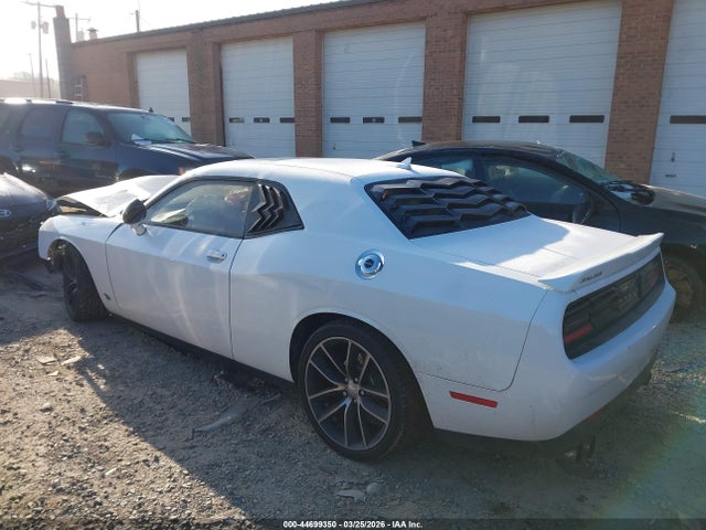 2015 Dodge Challenger Sxt Plus მანქანა იყიდება აუქციონზე, vin: 2C3CDZBG9FH759335, აუქციონის ნომერი: 44699350