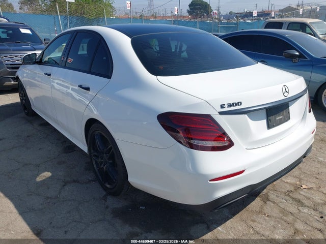 2019 Mercedes-benz E 300 მანქანა იყიდება აუქციონზე, vin: WDDZF4JB7KA681404, აუქციონის ნომერი: 44699407