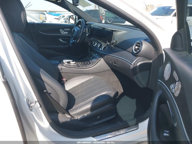 2019 Mercedes-benz E 300 მანქანა იყიდება აუქციონზე, vin: WDDZF4JB7KA681404, აუქციონის ნომერი: 44699407