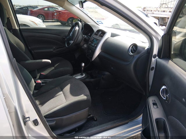 3N1CN7APXJL804557 Nissan Versa 1.6 Sv