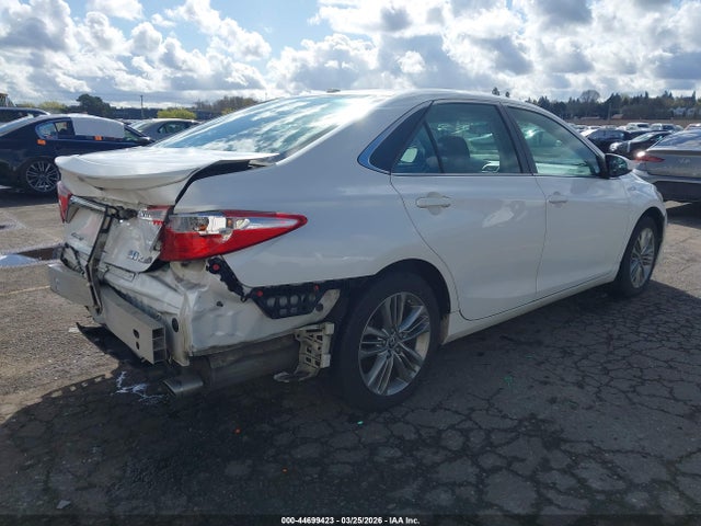 4T1BD1FK0GU180400 Toyota Camry Hybrid Se