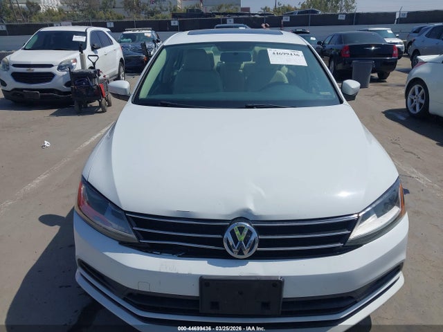 44699436 :رقم المزاد ، 3VWDB7AJ1HM257086 vin ، 2017 Volkswagen Jetta 1.4t Se مزاد بيع