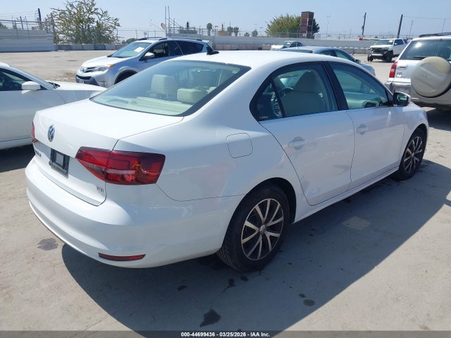 44699436 :رقم المزاد ، 3VWDB7AJ1HM257086 vin ، 2017 Volkswagen Jetta 1.4t Se مزاد بيع