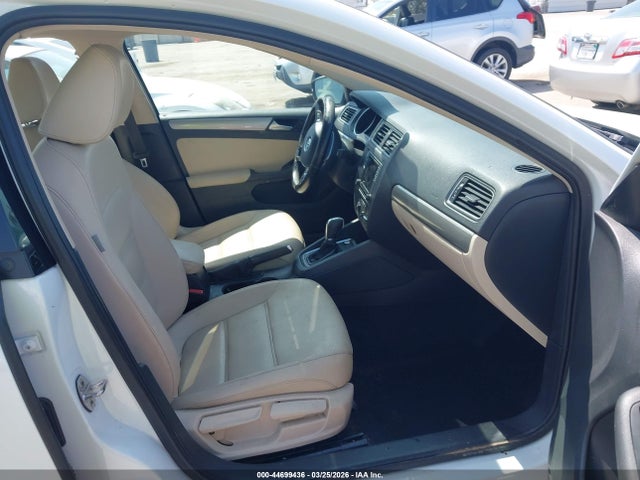 44699436 :رقم المزاد ، 3VWDB7AJ1HM257086 vin ، 2017 Volkswagen Jetta 1.4t Se مزاد بيع