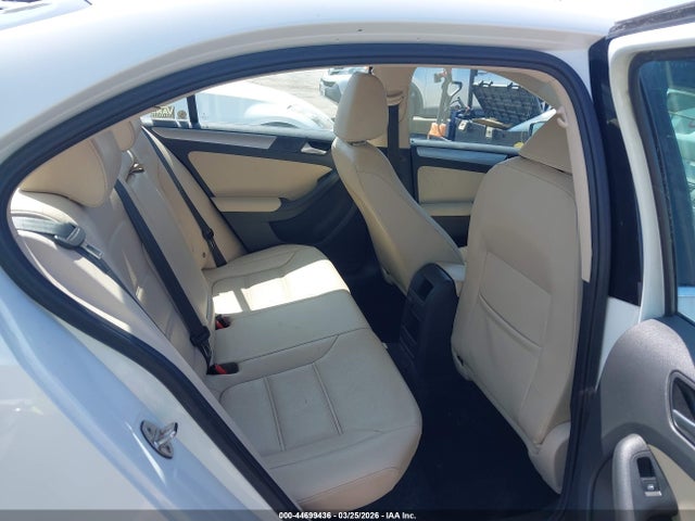 44699436 :رقم المزاد ، 3VWDB7AJ1HM257086 vin ، 2017 Volkswagen Jetta 1.4t Se مزاد بيع