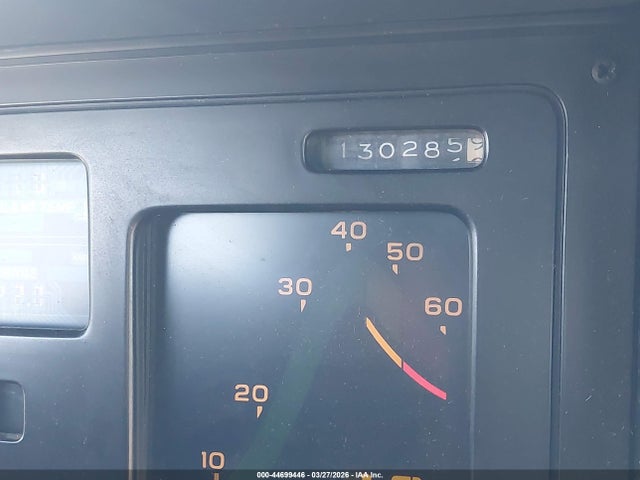44699446 :رقم المزاد ، 1G1AY0789E5111156 vin ، 1984 Chevrolet Corvette مزاد بيع