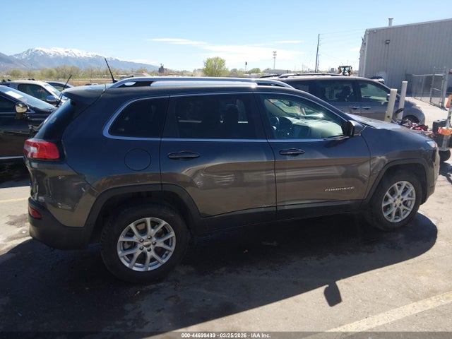 44699489 :رقم المزاد ، 1C4PJMCB2HW525800 vin ، 2017 Jeep Cherokee Latitude 4x4 مزاد بيع