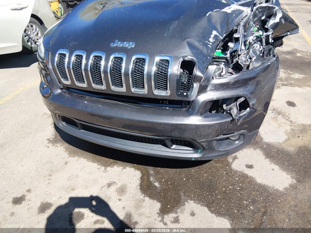 44699489 :رقم المزاد ، 1C4PJMCB2HW525800 vin ، 2017 Jeep Cherokee Latitude 4x4 مزاد بيع