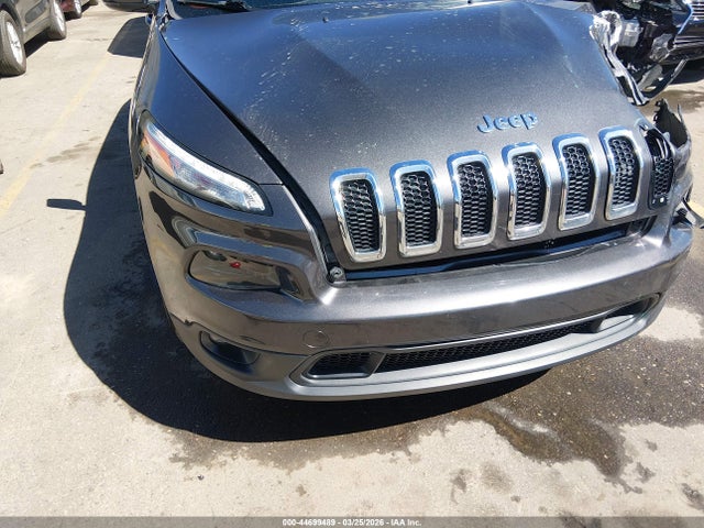44699489 :رقم المزاد ، 1C4PJMCB2HW525800 vin ، 2017 Jeep Cherokee Latitude 4x4 مزاد بيع