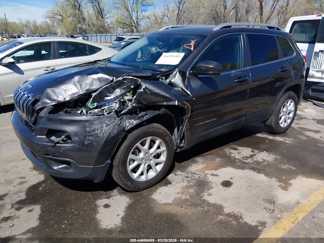 44699489 :رقم المزاد ، 1C4PJMCB2HW525800 vin ، 2017 Jeep Cherokee Latitude 4x4 مزاد بيع