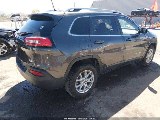 44699489 :رقم المزاد ، 1C4PJMCB2HW525800 vin ، 2017 Jeep Cherokee Latitude 4x4 مزاد بيع