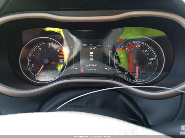 44699489 :رقم المزاد ، 1C4PJMCB2HW525800 vin ، 2017 Jeep Cherokee Latitude 4x4 مزاد بيع
