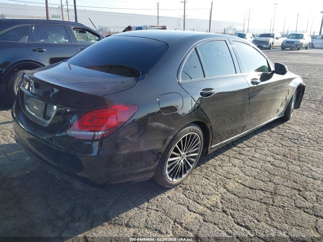 W1KWF8DB3MR609609 Mercedes-Benz C 300 Sedan