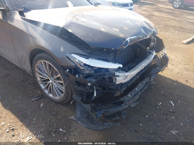 44699498 :رقم المزاد ، WBAJR7C09LWW79683 vin ، 2020 Bmw 530i Xdrive مزاد بيع