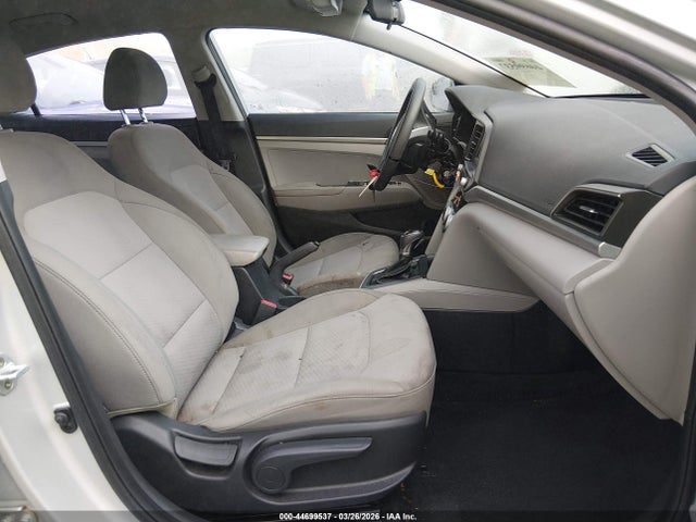 44699537 :رقم المزاد ، 5NPD74LF2KH475059 vin ، 2019 Hyundai Elantra Se مزاد بيع