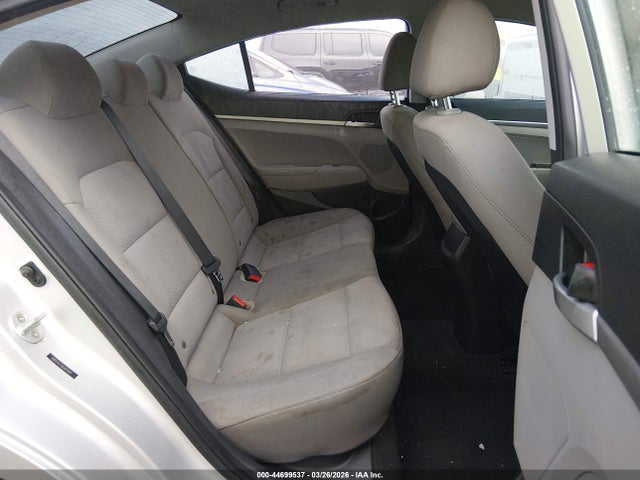 44699537 :رقم المزاد ، 5NPD74LF2KH475059 vin ، 2019 Hyundai Elantra Se مزاد بيع