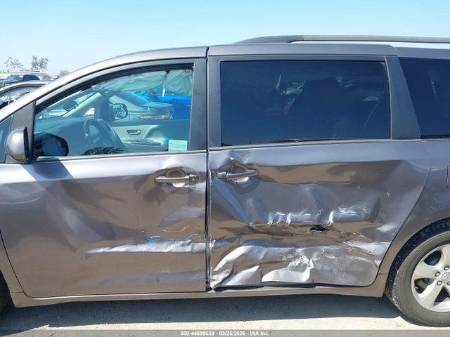 Toyota Sienna Le 8 Passenger 2016 5TDKK3DC7GS694489 Image 14