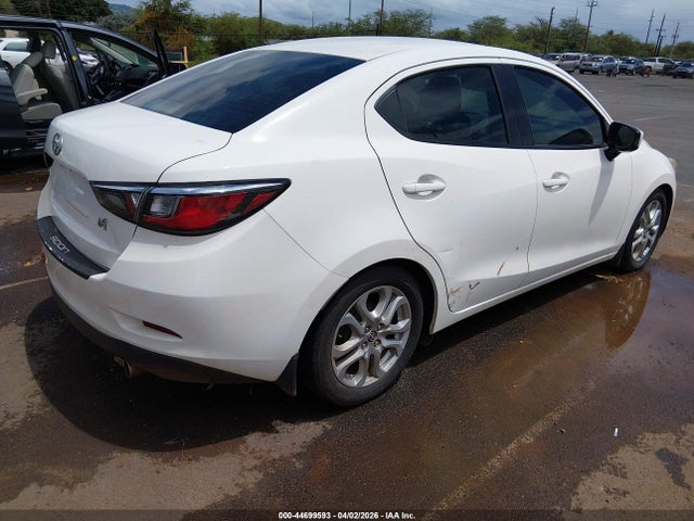 Scion IA 2016 3MYDLBZV4GY122154 Image 4