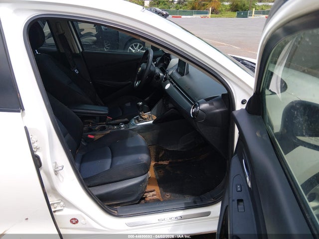 Scion IA 2016 3MYDLBZV4GY122154 Image 5