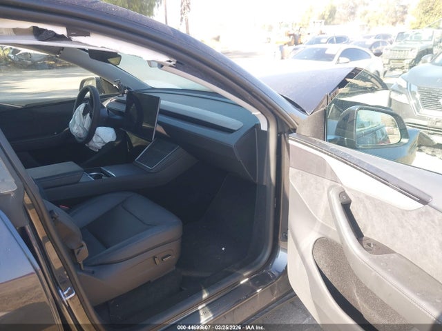 Продажа на аукционе авто 2026 Tesla Model Y Premium Rear-wheel Drive/standard Rear-wheel Drive, vin: 7SAYGDED2TF415718, номер лота: 44699607