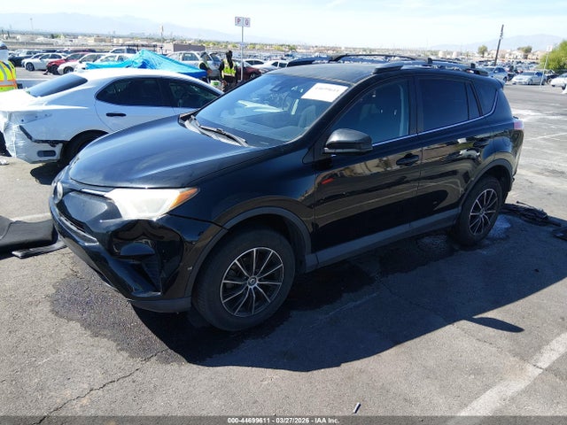 Toyota RAV4 LE 2018 2T3ZFREV2JW453435 Image 2