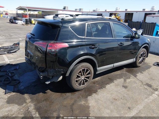 Toyota RAV4 LE 2018 2T3ZFREV2JW453435 Image 4
