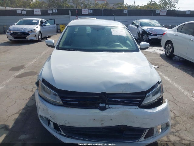 3VWD17AJXEM277397 Volkswagen Jetta 1.8t Se