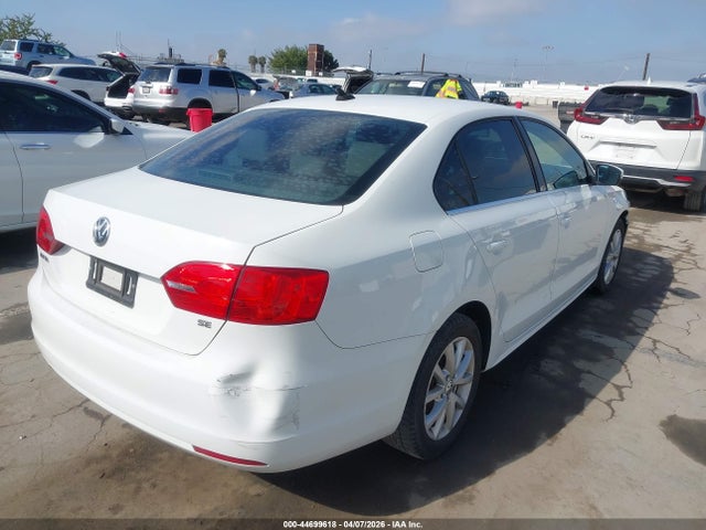 3VWD17AJXEM277397 Volkswagen Jetta 1.8t Se