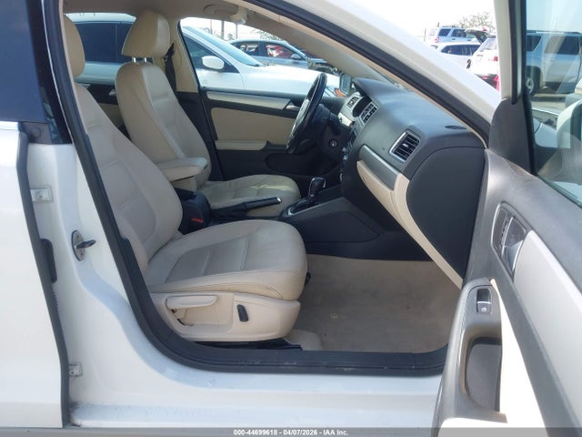 3VWD17AJXEM277397 Volkswagen Jetta 1.8t Se