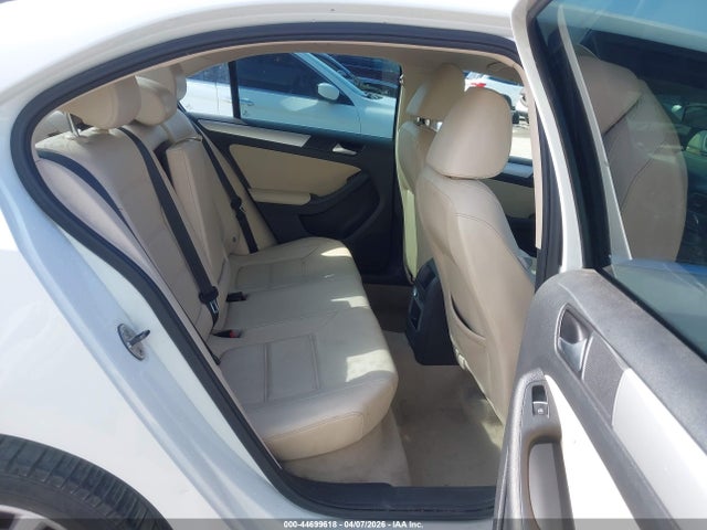 3VWD17AJXEM277397 Volkswagen Jetta 1.8t Se