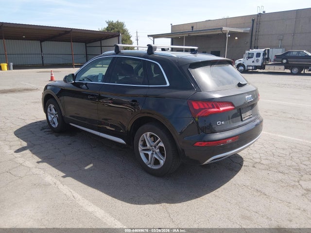 2019 AUDI Q5 WA1ANAFY3K2105903 Photo 2