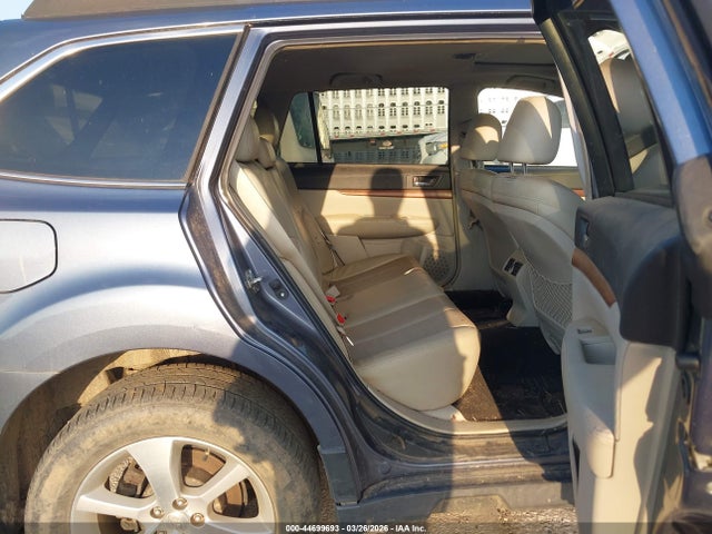 44699693 :رقم المزاد ، 4S4BRBLC2D3215945 vin ، 2013 Subaru Outback 2.5i Limited مزاد بيع