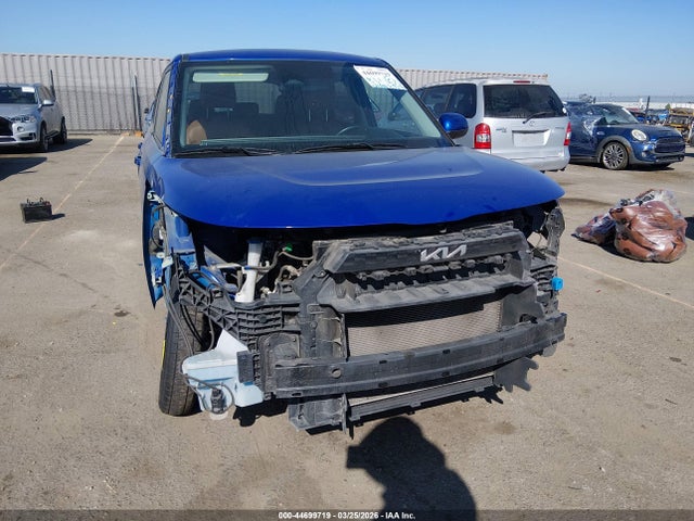 KNDJ33AU3R7220929 KIA SOUL EX