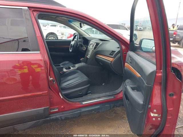 Продажа на аукционе авто 2014 Subaru Outback 2.5i Limited, vin: 4S4BRBKC2E3240931, номер лота: 44699720