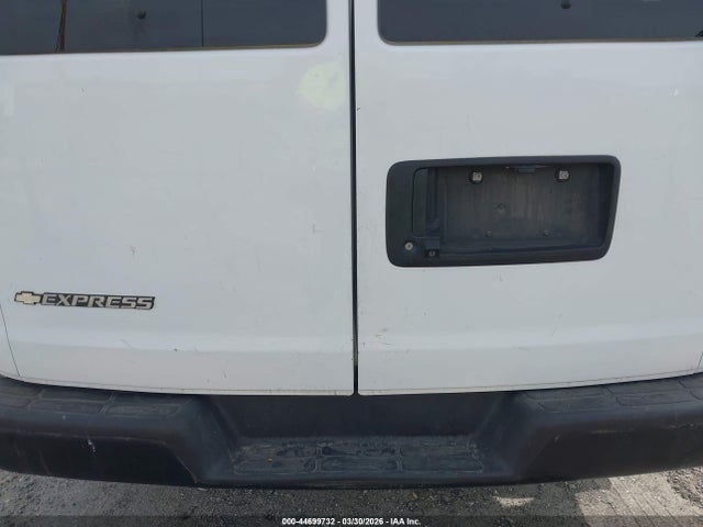 1GAWGEFG6L1235386 Chevrolet Express Passenger Rwd 2500 Regular Wheelbase Ls