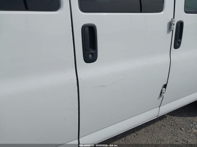 1GAWGEFG6L1235386 Chevrolet Express Passenger Rwd 2500 Regular Wheelbase Ls