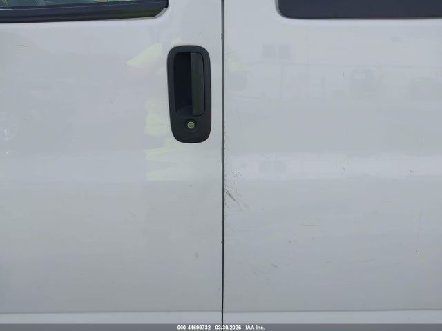 1GAWGEFG6L1235386 Chevrolet Express Passenger Rwd 2500 Regular Wheelbase Ls