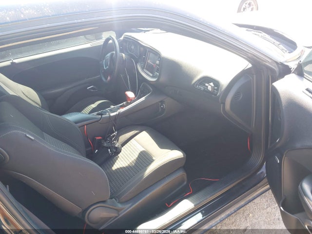 44699761 :رقم المزاد ، 2C3CDZAT8FH758871 vin ، 2015 Dodge Challenger R/t مزاد بيع