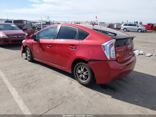 2013 TOYOTA PRIUS JTDKN3DU8D1648016 Photo 2