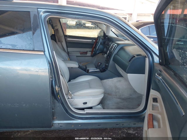 2005 Chrysler 300 Touring მანქანა იყიდება აუქციონზე, vin: 2C3AK53G85H639383, აუქციონის ნომერი: 44699791