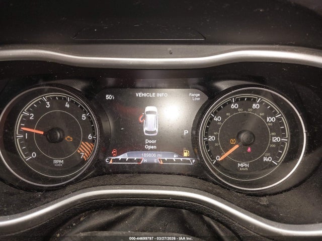 44699797 :رقم المزاد ، 1C4PJMBB8FW509695 vin ، 2015 Jeep Cherokee Trailhawk مزاد بيع