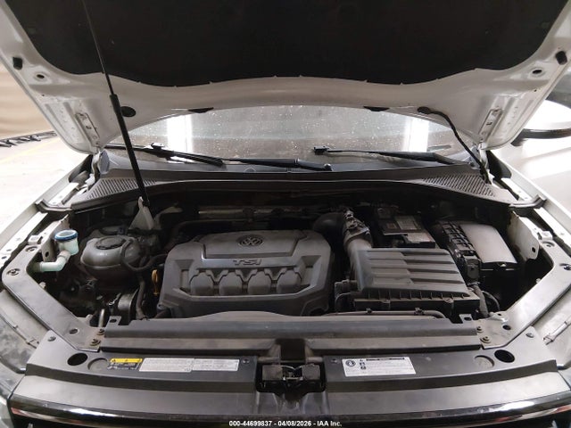 2018 Volkswagen Tiguan 2.0t Se/2.0t Sel მანქანა იყიდება აუქციონზე, vin: 3VV3B7AX1JM033844, აუქციონის ნომერი: 44699837