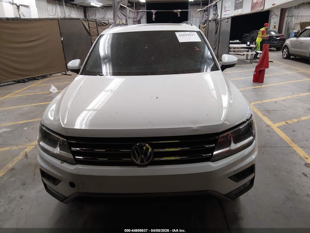 2018 Volkswagen Tiguan 2.0t Se/2.0t Sel მანქანა იყიდება აუქციონზე, vin: 3VV3B7AX1JM033844, აუქციონის ნომერი: 44699837