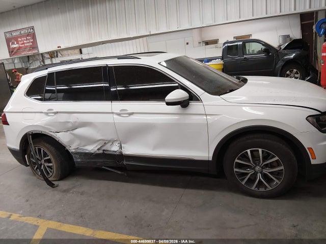 2018 Volkswagen Tiguan 2.0t Se/2.0t Sel მანქანა იყიდება აუქციონზე, vin: 3VV3B7AX1JM033844, აუქციონის ნომერი: 44699837